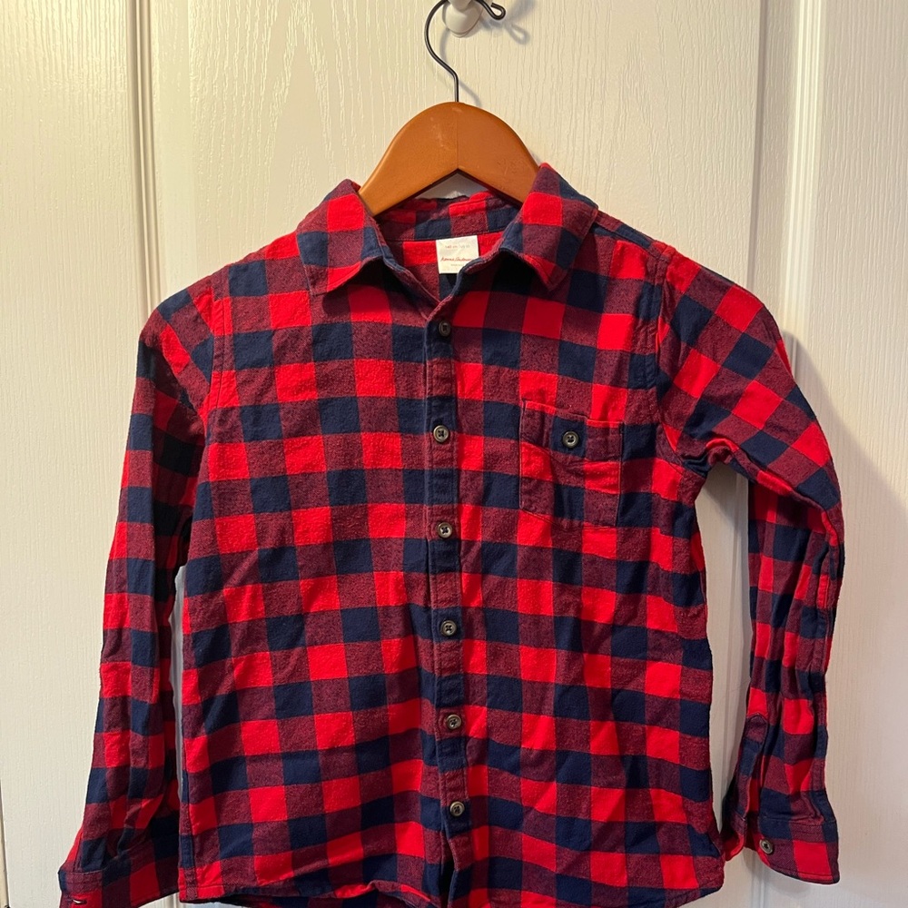 Hanna Andersson 100% cotton flannel button up shirt. Size 10 US boys.